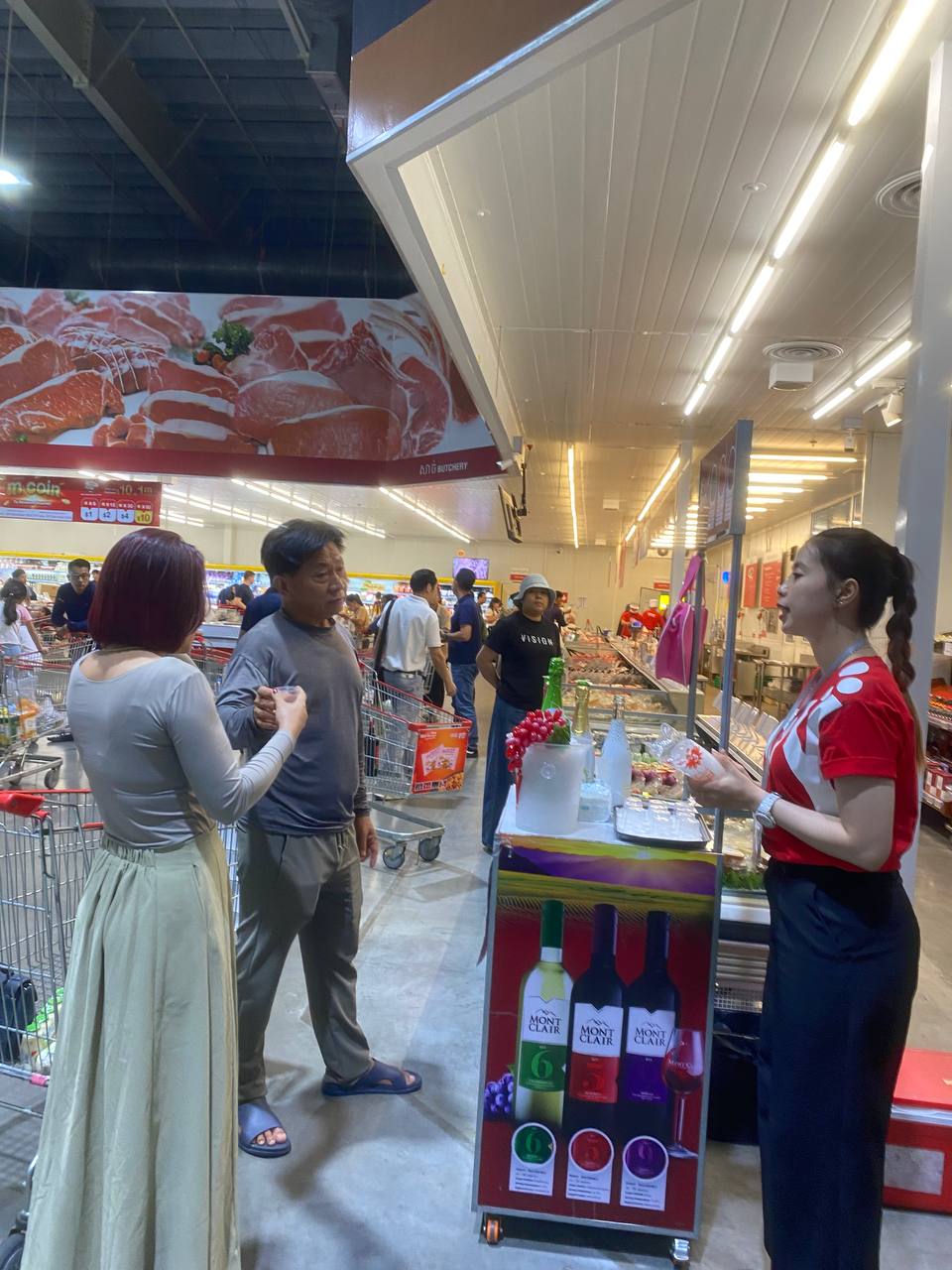 SPY Sparkle Fruit Revolutionizing FMCG Distribution with Da Houg Heng at Makro Cambodia - Image 48